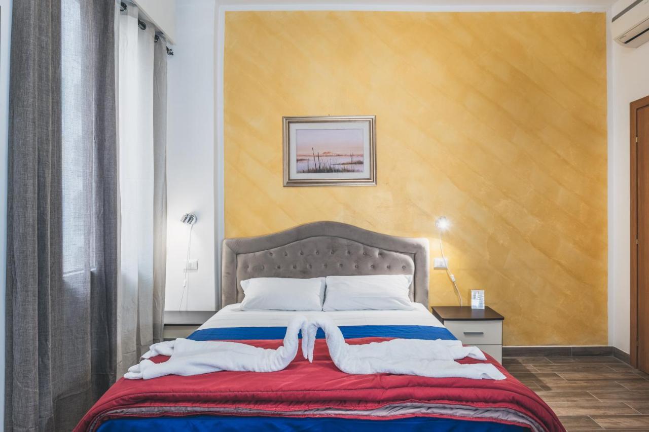 Bulldog Station Apartments With Private Wc, Ac, Tv Mestre Luaran gambar