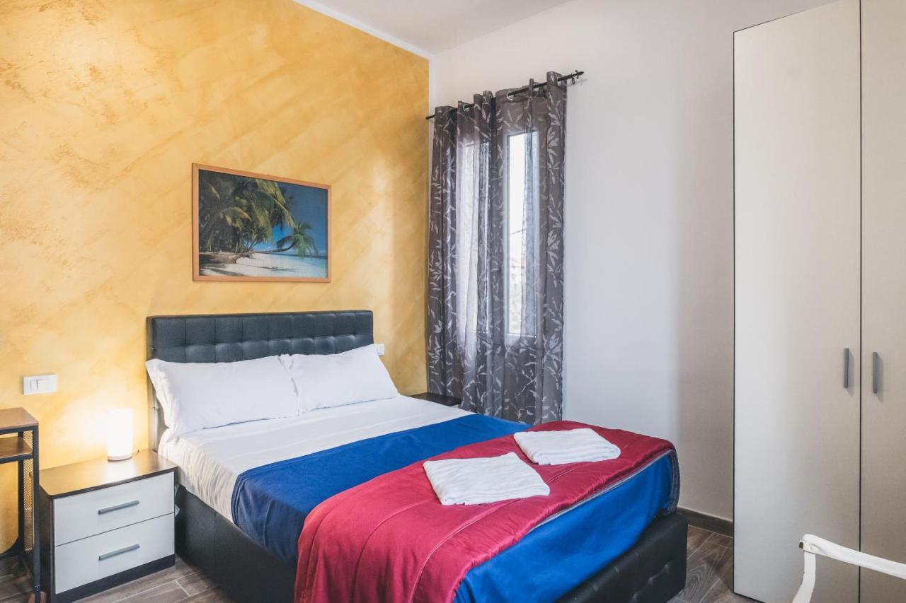Bulldog Station Apartments With Private Wc, Ac, Tv Mestre Luaran gambar